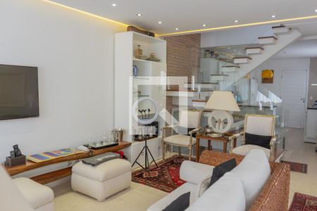 Sala de casa para alugar com 5 quartos, 250m² em Rio Pequeno, São Paulo