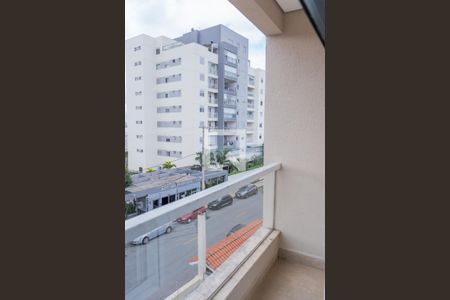 Casa à venda com 300m², 5 quartos e 4 vagas Casa à venda com 300m², 5 quartos e 4 vagasVaranda