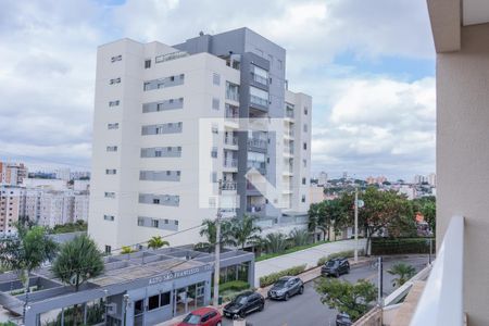 Casa à venda com 300m², 5 quartos e 4 vagas Casa à venda com 300m², 5 quartos e 4 vagasVista da Varanda