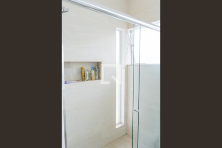 Casa à venda com 300m², 5 quartos e 4 vagas Casa à venda com 300m², 5 quartos e 4 vagasBanheiro 3