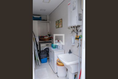 Casa à venda com 300m², 5 quartos e 4 vagas Casa à venda com 300m², 5 quartos e 4 vagasÁrea de Serviço