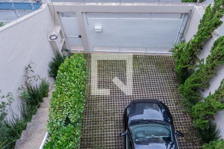 Casa à venda com 300m², 5 quartos e 4 vagas Casa à venda com 300m², 5 quartos e 4 vagasVista da Varanda