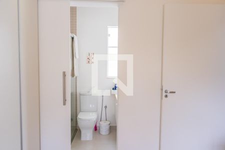 Casa à venda com 300m², 5 quartos e 4 vagas Casa à venda com 300m², 5 quartos e 4 vagasQuarto 2