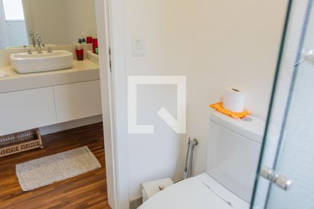 Casa à venda com 300m², 5 quartos e 4 vagas Casa à venda com 300m², 5 quartos e 4 vagasBanheiro 1