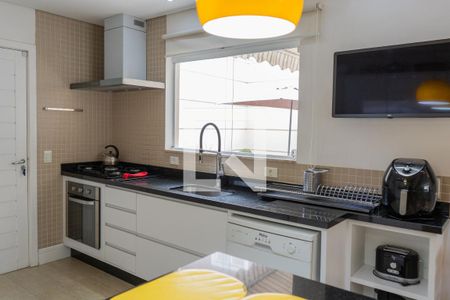 Casa à venda com 300m², 5 quartos e 4 vagas Casa à venda com 300m², 5 quartos e 4 vagasCozinha