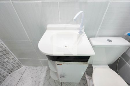 Banheiro de casa para alugar com 1 quarto, 20m² em Bela Vista, São Paulo