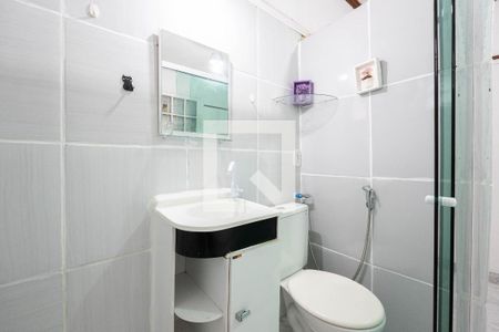 Banheiro de casa para alugar com 1 quarto, 20m² em Bela Vista, São Paulo