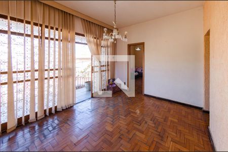 Sala de casa à venda com 3 quartos, 230m² em Padre Eustáquio, Belo Horizonte