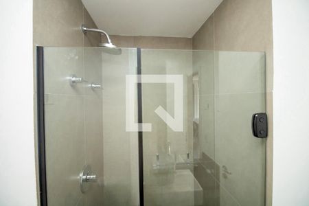 Banheiro, box e chuveiro  de apartamento à venda com 1 quarto, 22m² em Indianópolis, São Paulo