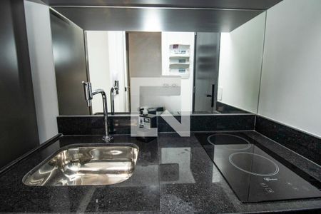 Cozinha, cooktop e Cuba da pia  de apartamento à venda com 1 quarto, 22m² em Indianópolis, São Paulo