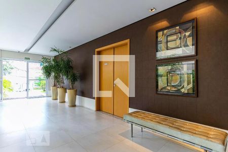 Studio para alugar com 38m², 1 quarto e 1 vaga Studio para alugar com 38m², 1 quarto e 1 vagaHall social