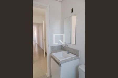 Banheiro de apartamento à venda com 2 quartos, 66m² em Vila Galvão, Guarulhos