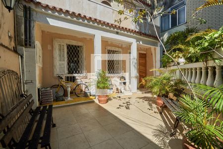 Casa de condomínio à venda com 60m², 1 quarto e sem vagaQuintal