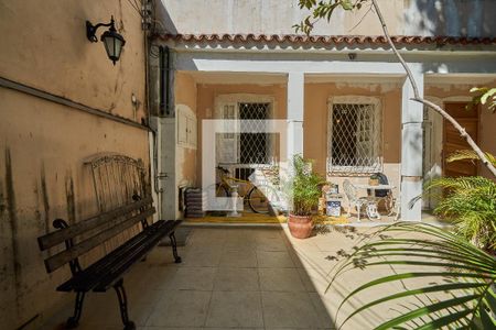 Casa de condomínio à venda com 60m², 1 quarto e sem vagaQuintal