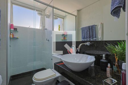 Banheiro de apartamento à venda com 2 quartos, 78m² em Coracao de Jesus, Belo Horizonte