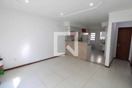 Sala de casa de condomínio para alugar com 2 quartos, 150m² em Madureira, Rio de Janeiro