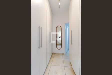 Casa à venda com 229m², 3 quartos e 8 vagas Casa à venda com 229m², 3 quartos e 8 vagasCloset