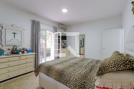 Casa à venda com 229m², 3 quartos e 8 vagas Casa à venda com 229m², 3 quartos e 8 vagasSuíte