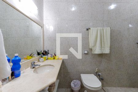 Casa à venda com 229m², 3 quartos e 8 vagas Casa à venda com 229m², 3 quartos e 8 vagasBanheiro da Suíte