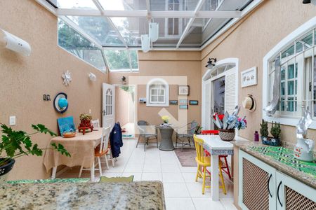 Casa à venda com 229m², 3 quartos e 8 vagas Casa à venda com 229m², 3 quartos e 8 vagasChurrasqueira
