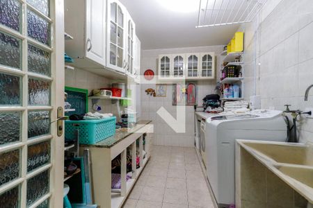 Casa à venda com 229m², 3 quartos e 8 vagas Casa à venda com 229m², 3 quartos e 8 vagasÁrea de Serviço