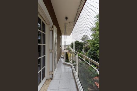 Casa à venda com 229m², 3 quartos e 8 vagas Casa à venda com 229m², 3 quartos e 8 vagasSacada da Suíte
