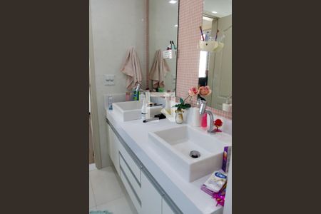 Casa para alugar com 166m², 3 quartos e 3 vagasBanheiro