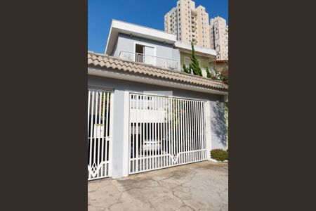 Casa para alugar com 166m², 3 quartos e 3 vagasFachada