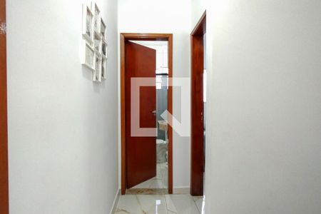 Corredor de casa de condomínio para alugar com 2 quartos, 70m² em Real, Praia Grande