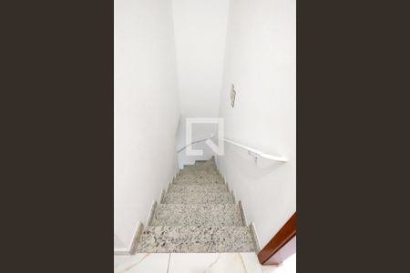 Escada de casa de condomínio para alugar com 2 quartos, 70m² em Real, Praia Grande