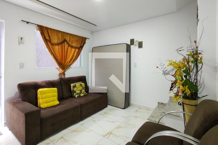 Sala de casa de condomínio para alugar com 2 quartos, 70m² em Real, Praia Grande