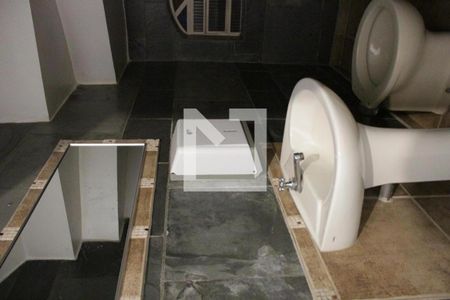 Casa à venda com 890m², 8 quartos e sem vagaBanheiro 2