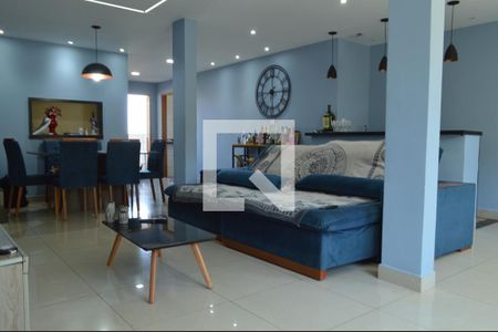 Sala de casa de condomínio para alugar com 2 quartos, 400m² em Taquara, Rio de Janeiro