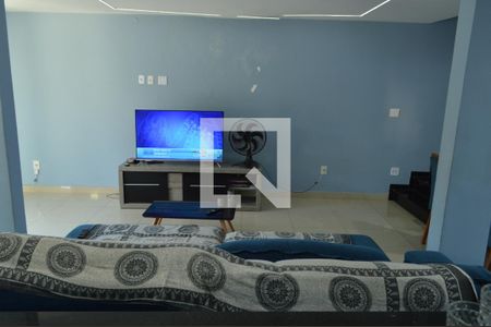Sala de casa de condomínio para alugar com 2 quartos, 400m² em Taquara, Rio de Janeiro
