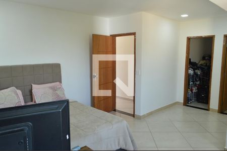 Suíte de casa de condomínio para alugar com 2 quartos, 400m² em Taquara, Rio de Janeiro