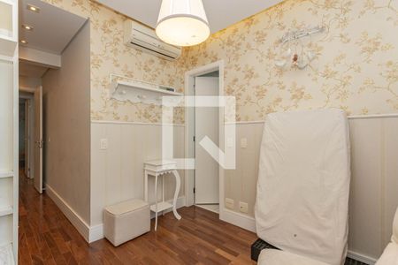 Apartamento à venda com 215m², 4 quartos e 4 vagasSuíte 2