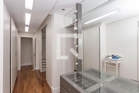 Apartamento à venda com 215m², 4 quartos e 4 vagasSuite