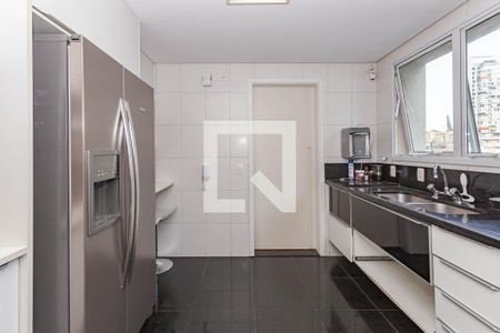 Apartamento à venda com 215m², 4 quartos e 4 vagasCozinha