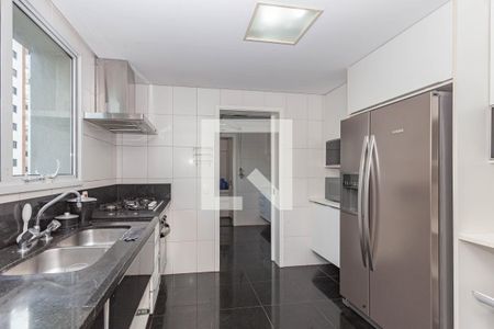 Apartamento à venda com 215m², 4 quartos e 4 vagasCozinha