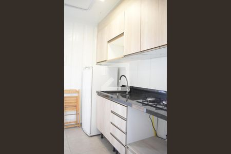Cozinha de casa para alugar com 1 quarto, 24m² em Campo Comprido, Curitiba