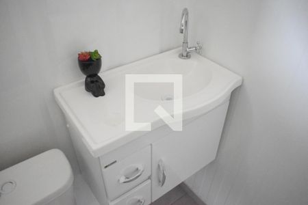 Banheiro de casa para alugar com 1 quarto, 24m² em Campo Comprido, Curitiba