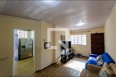 Sala de casa para alugar com 5 quartos, 140m² em Jardim Santo Elias, São Paulo