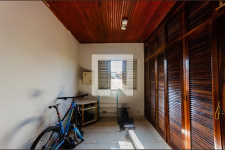 Edícula quarto 2 de casa à venda com 5 quartos, 140m² em Jardim Santo Elias, São Paulo