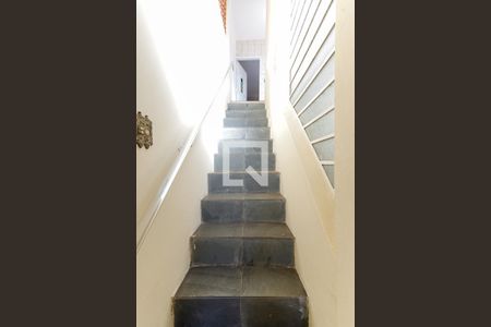 Casa à venda com 160m², 4 quartos e 2 vagasEscada Edícula