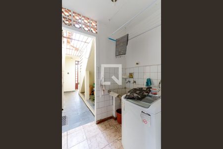 Casa à venda com 160m², 4 quartos e 2 vagasÁrea de Serviço 1