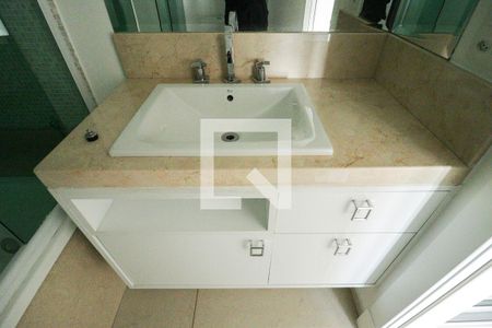 Apartamento à venda com 450m², 4 quartos e 5 vagasBanheiro 1 da Suíte 3