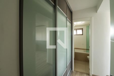 Apartamento à venda com 450m², 4 quartos e 5 vagasSuíte 2