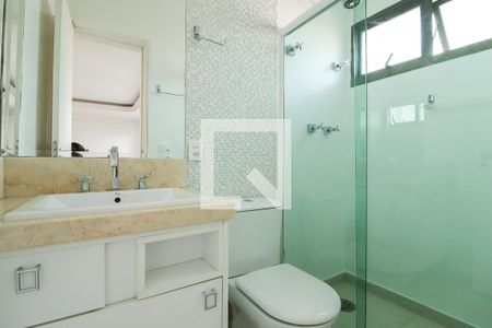 Apartamento à venda com 450m², 4 quartos e 5 vagasBanheiro 2 da Suíte 3