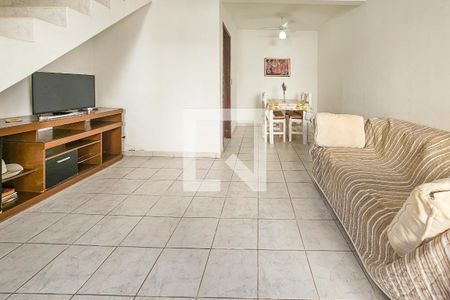 Sala de casa de condomínio para alugar com 2 quartos, 70m² em Jardim Las Palmas, Guarujá