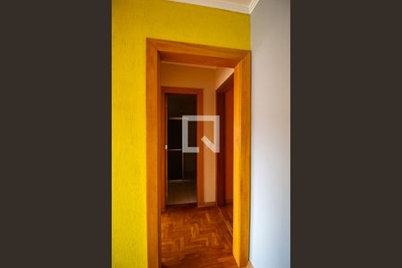 Corredor de apartamento à venda com 2 quartos, 68m² em Vila São José, Porto Alegre